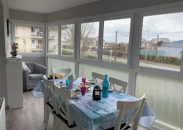 T2 A Cabourg, Proche Centre Et Plage, Calme, Loggia, Ascenseur, Animaux Acceptes - Fr-1-487-337 Cabourg