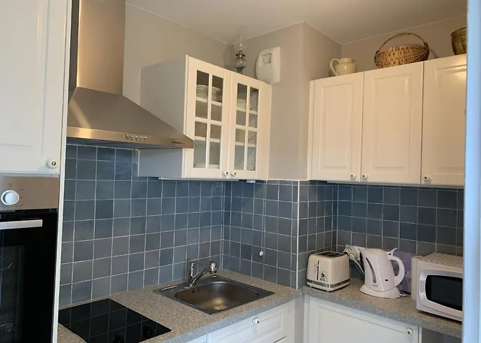 Apartment T2 A Cabourg, Proche Centre Et Plage, Calme, Loggia, Ascenseur, Animaux Acceptes - Fr-1-487-337